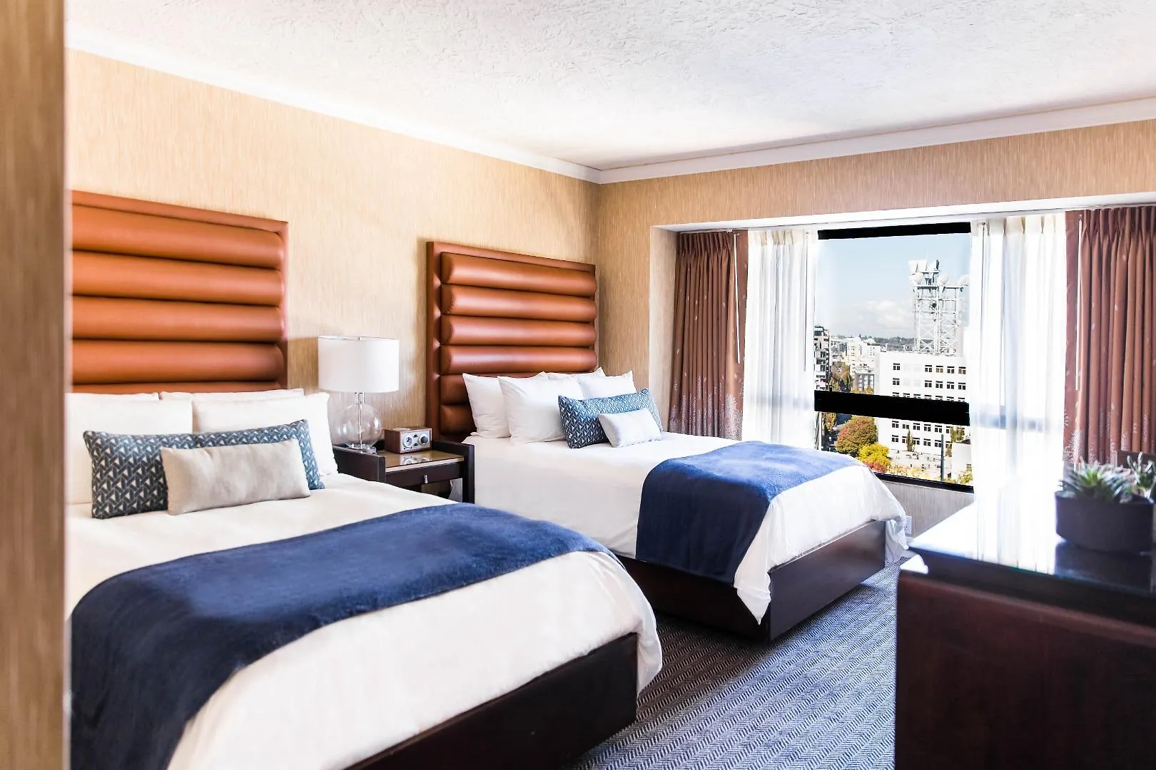 Dossier Hotel Portland